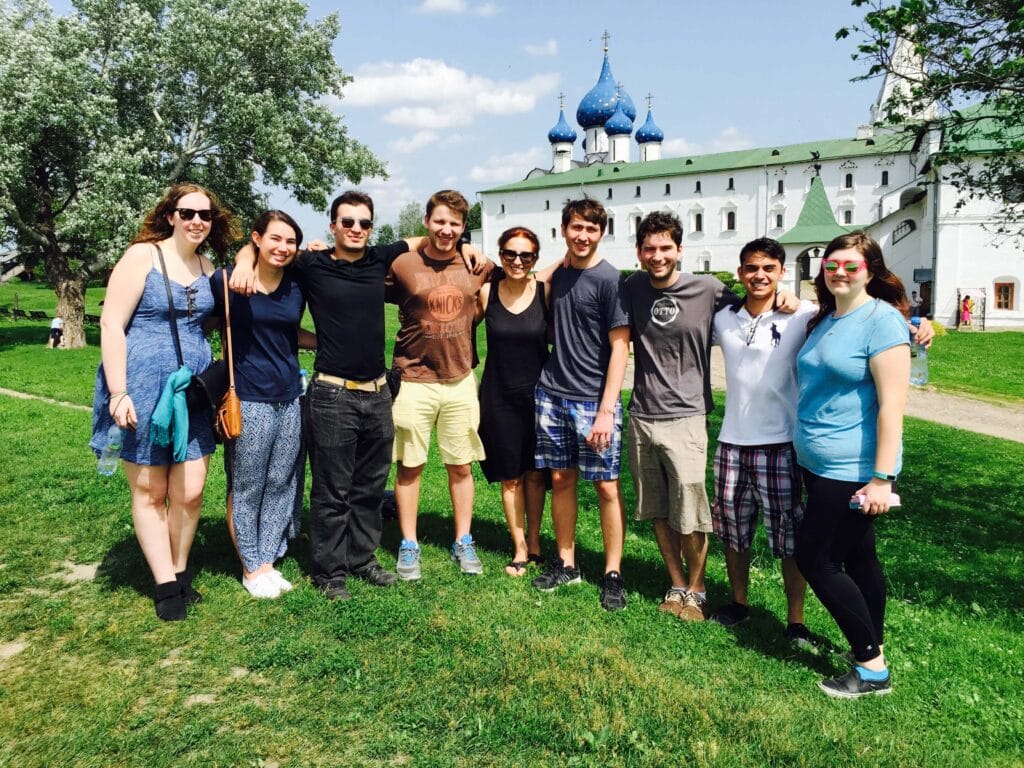 Study-abroad-students-Suzdal